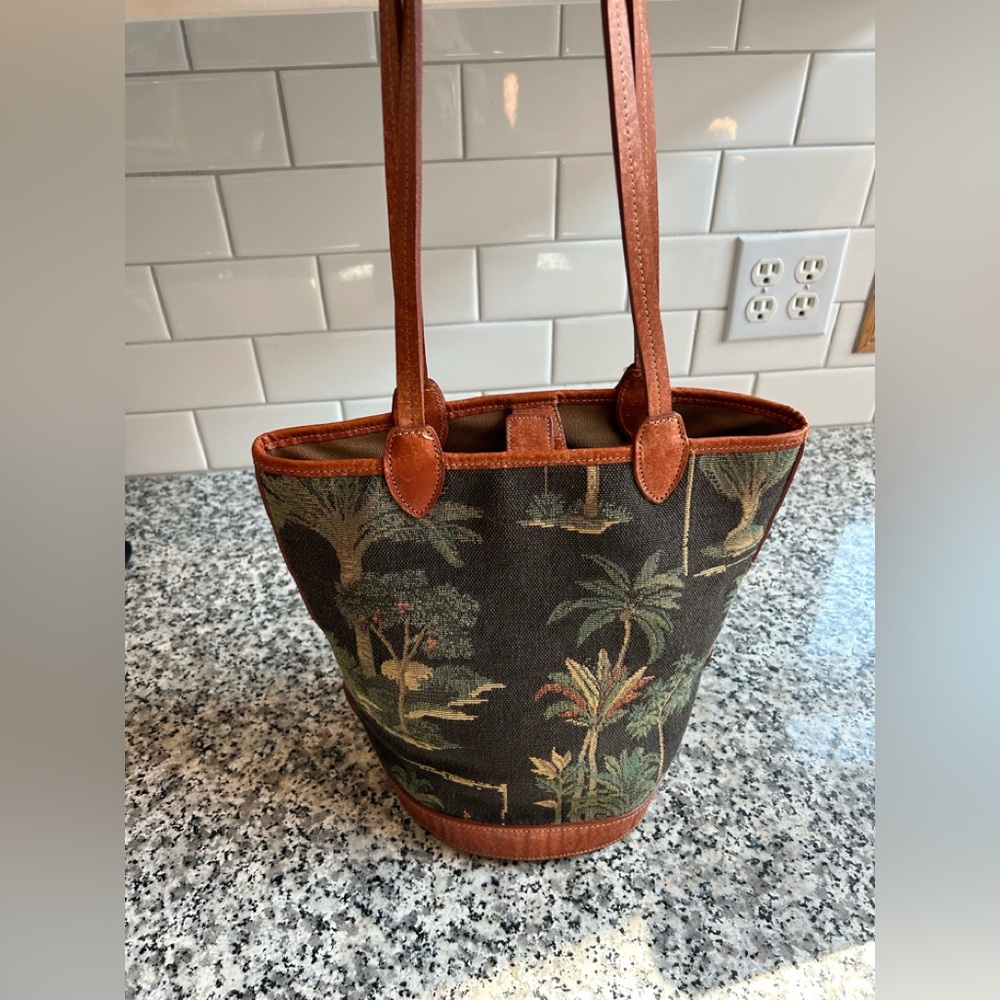 Tommy Bahama purse